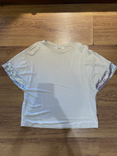 Remera con lentejuelas en internet