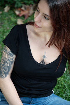 REMERA DONNA - ESCOTE V - ECO BEE INDUMENTARIA