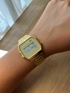 Reloj Victoria Dorado