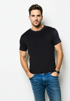 Kit 3 camisetas na internet