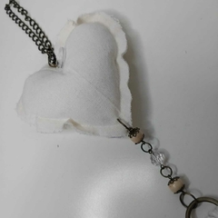 Adorno corazón tela y metal - comprar online