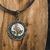Colar bouquet rosa antigo bordadas ouro velho com fio encerado café e marrom escuro - comprar online