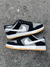 SB Dunk Low na internet