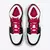 Air Jordan 1 Mid GS Very Berry na internet