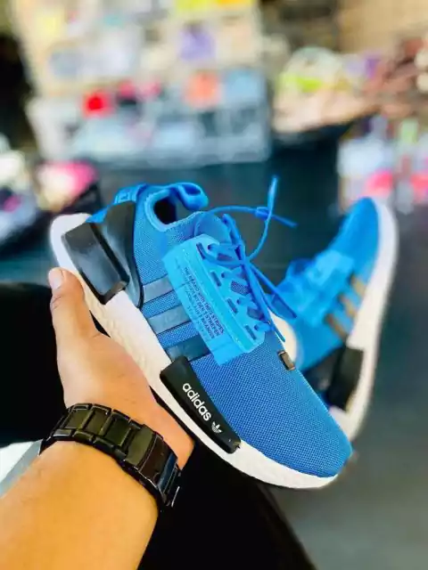Tênis Adidas
