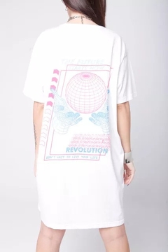 REMERA REVOLUTION - OVER - BV Indumentaria