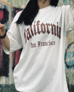 REMERA CALIFORNIA - OVER