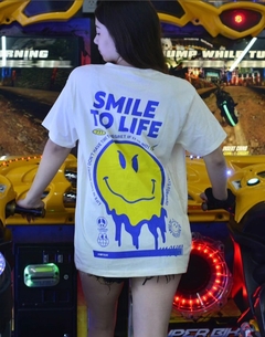 REMERA SMILE - OVER