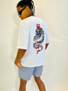 REMERA DRAGÓN - OVER