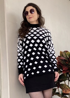 BLUSA AMPLA GEOMÉTRICA PRETO