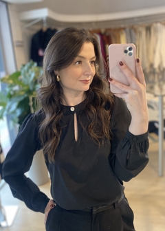 BLUSA BOTÃO PRETO - comprar online