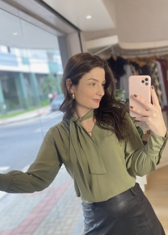 BLUSA GOLA LAÇO VERDE na internet