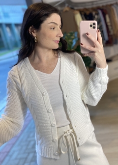 CASACO CURTO TRANÇAS OFF WHITE - comprar online