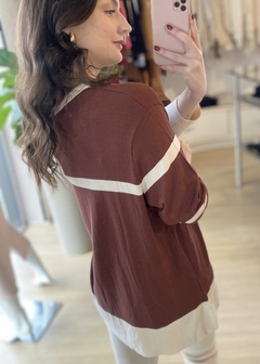 BLUSA AMPLA ALONGADA LISTRADA MARROM COM BEGE na internet
