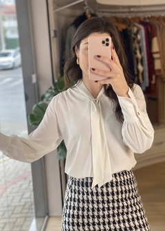 Imagem do BLUSA GOLA LAÇO OFF WHITE