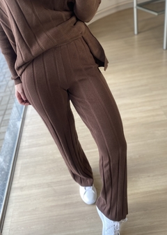 CALÇA CANELADA BIAMAR MARROM - comprar online