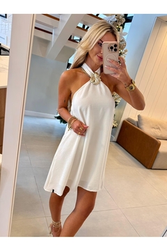 VESTIDO CURTO FLOR OFF WHITE - Banana Blu