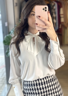 BLUSA GOLA LAÇO OFF WHITE - comprar online