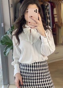 BLUSA GOLA LAÇO OFF WHITE - Banana Blu