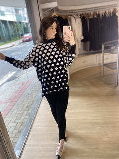 BLUSA AMPLA GEOMÉTRICA PRETO - Banana Blu