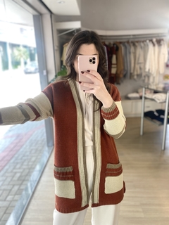 CASACO ALONGADO COM BOLSO FRONTAL TERRA COTA - comprar online
