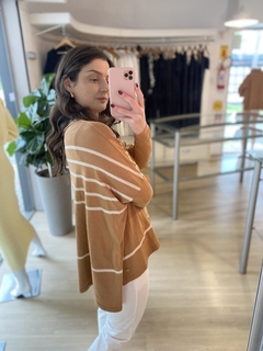 BLUSA AMPLA LISTRADA BIAMAR CARAMELO na internet
