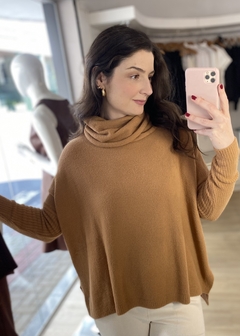 BLUSA FIO PLUMA GOLA BIAMAR CARAMELO - comprar online