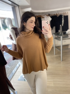 BLUSA FIO PLUMA GOLA BIAMAR CARAMELO na internet