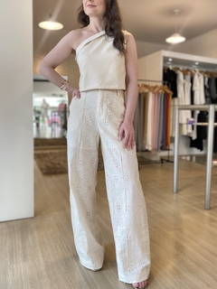 BLUSA ARIANA UM OMBRO SÓ BEGE CLARO - comprar online