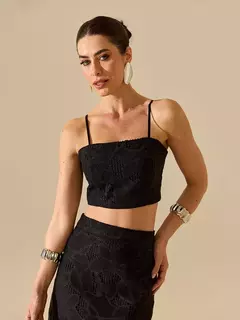 CONJUNTO SAIA E CROPPED LAISE PRETO na internet