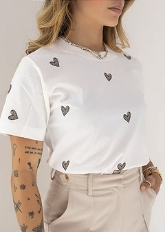 Tshirt Mini Corações Oncinhas Off white - comprar online