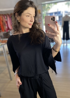 BLUSA MALHA DECOTE CANOA PRETO - comprar online