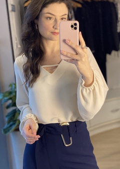 BLUSA CREPE MANGA LONGA AREIA - comprar online