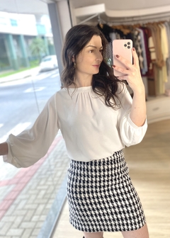 BLUSA DECOTE CANOA OFF WHITE na internet