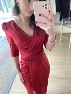 VESTIDO MIDI TRANSPASSADO VERMELHO ESCURO na internet