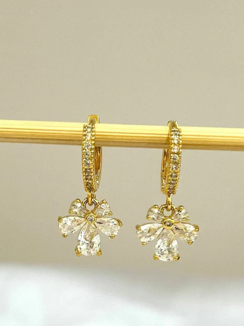 BRINCO ARG. CRAVEJADA COM FLOR