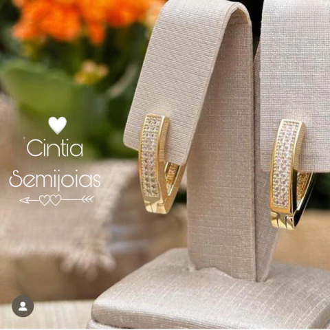 BRINCO EM V ZIRCÔNIA LATERAL - comprar online