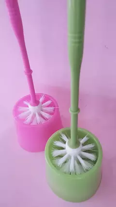 CEPILLO DE BAÑO CON CONTENEDOR