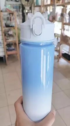BOTELLA PLÁSTICA 500ML CON PICO DE SILICONA - tienda online