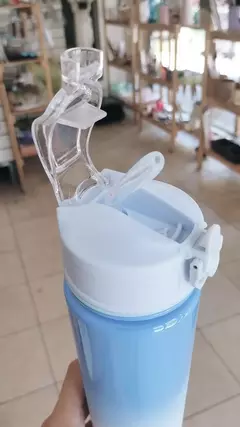 Imagen de BOTELLA PLÁSTICA 500ML CON PICO DE SILICONA