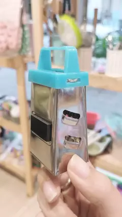 MINI RALLADOR CON IMÁN - comprar online