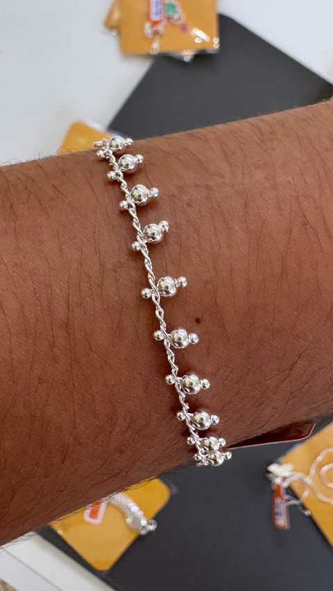 PULSEIRA c/ PINGENTE DE BOLINHA