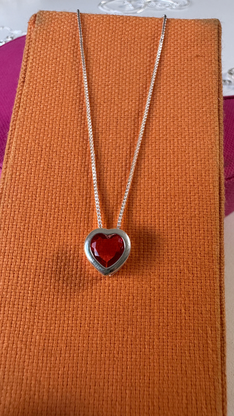 COLAR CORAÇÃO NA ZIRCÔNIA ROSA