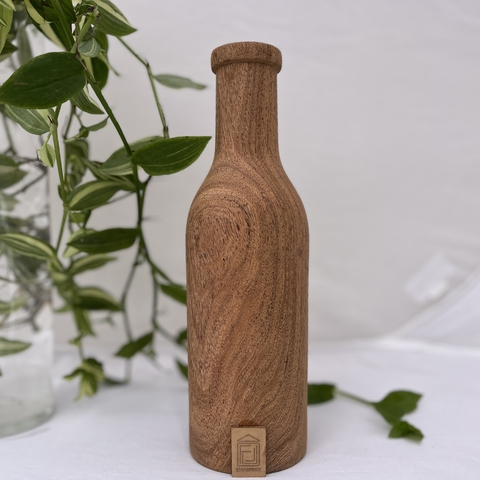 Botella de madera de algarrobo