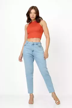 CALCA JEANS MOM MODELADORA CINTURA ALTA - AZUL CLARO na internet