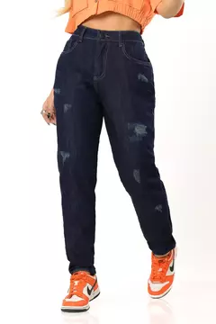 CALCA JEANS MOM MODELADORA DE CINTURA ALTA COM NAVALHADOS - JEANS ESCURO - comprar online