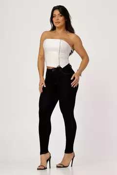 CALCA JEANS SKINNY BASICA MODELADORA CINTURA ALTA LEVANTA BUMBUM - COR PRETO - comprar online