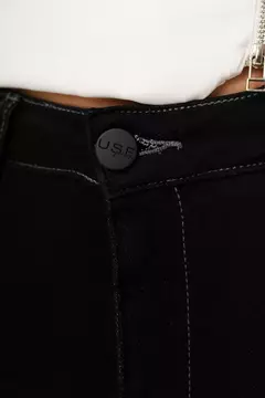 CALCA JEANS SKINNY BASICA MODELADORA CINTURA ALTA LEVANTA BUMBUM - COR PRETO na internet