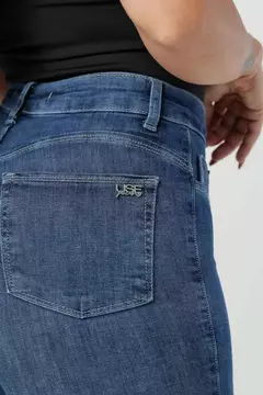 BERMUDA CICLISTA JEANS AZUL COM ELASTANO - comprar online