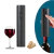 Abridor automático elétrico para garrafas de vinho, com um copo de vinho tinto ao lado e rolhas de cortiça na parte inferior.
